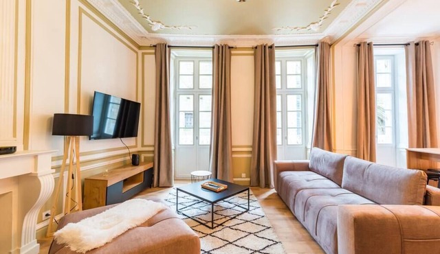 Logement D'exception : 8 Chambres et Babyfoot