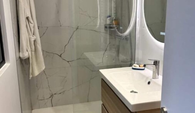 Logement Entier : Appartement - Neuilly-sur-seine, France