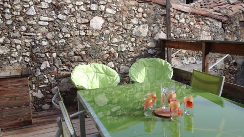 Logis sorcier tout confort avec terrasse