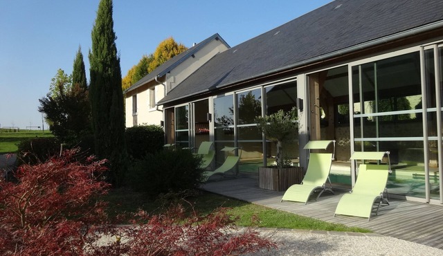 Longère of character Swimming spa + Swimming pool and Tennis 12pers.
