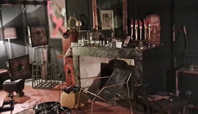 Love Room Perpignan: Between Luxury and 50 Shades of Grey. Secret Room Perpignan