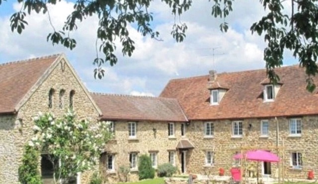 Lovely cottage for 15 country chic décoration quiet place to discover asap!