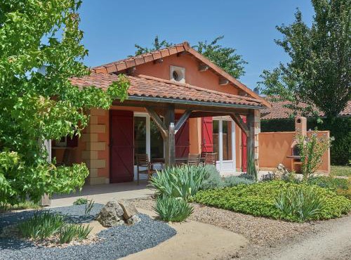 Luxe villa in Les Forges with BBQ Garden