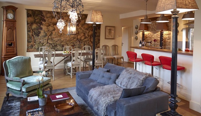 Luxurious 2-bedroom apartment in the historic center of Beaune,