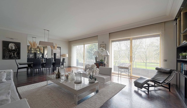 Luxurious 3 Bedroom Apartment in Paris Facing Bois de Boulogne