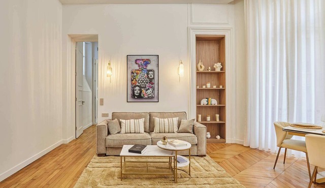 Luxurious AC apartment Saint Honoré