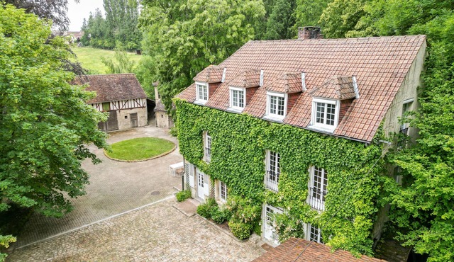 Luxury country house