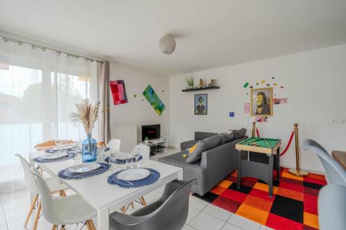 Magic Bricks Disney à 10 min 7 personnes Terrasse Billard Parking Arrivée autonome