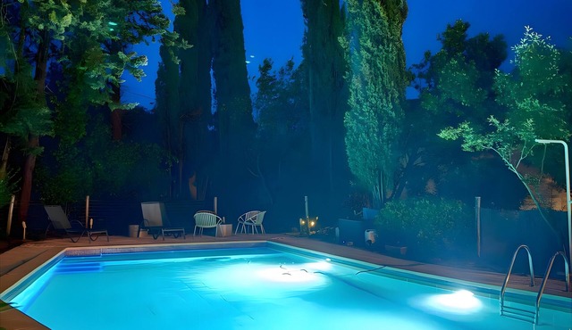 Magnificent Provençal Mas for 15 or 20 Guests