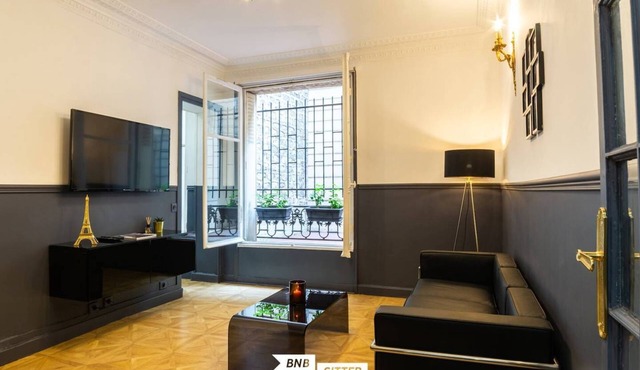 MAGNIFICENT APARTMENT NEAR THE EIFFEL TOWER