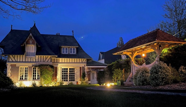 Magnificent Normande 5 min from Deauville! Sea view - Walking distance to the beach - Large garden