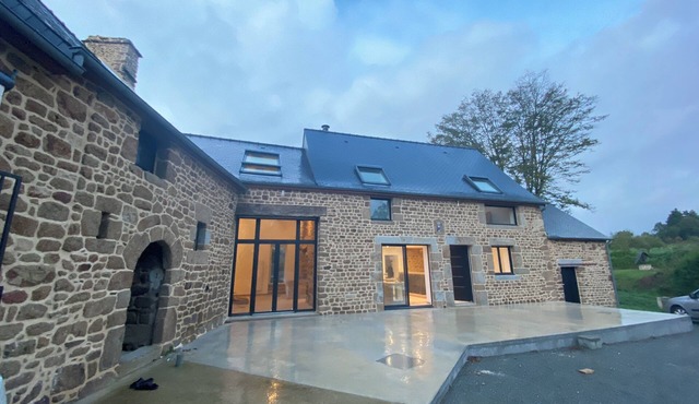 Magnificent renovated farmhouse in peaceful countryside setting