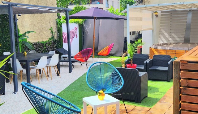 Magnificent villa with heated pool, jacuzzi and sauna
