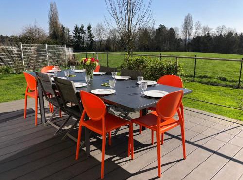 Maison élégante proche circuit, terrasse & parking