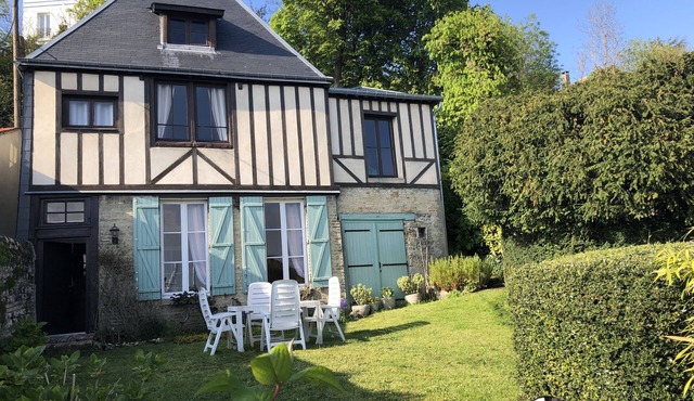 Maison Ancienne Avec son Jardin Privatif