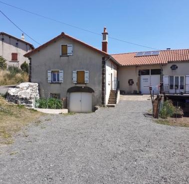 Maison avec 3 chambres à Landos, vue sur les montagnes, 150 m²