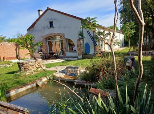 Maison chaleureuse proche de Montluçon avec un grand jardin