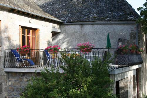 Maison charmante à Florentin-la-Capelle avec vue montagne