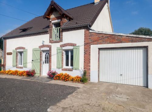 Maison charmante à Bléneau avec jardin et équipements modernes
