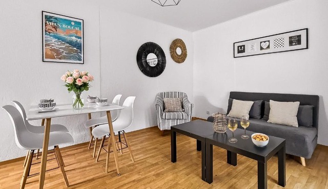 Maison cosy, terrasse, jardin, piscine et parking