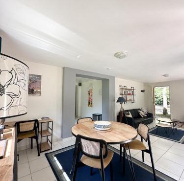 Maison dans parc privé, sports et loisirs proche golf du Coudray Montceaux