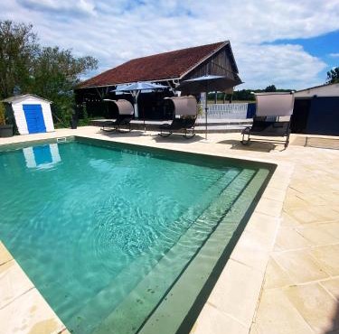 Maison de Campagne 4 places, avec Piscine et Jacuzzi