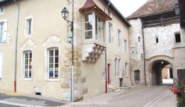 Maison de Caractère 14ème Siècle, 6 Pers., Grand Jardin & Cheminée, Près de Nancy et Verdun - FR-1-585-46