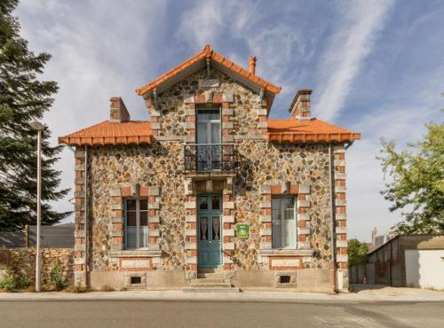 Maison de Charme avec Jardin, Vélos et Jeux pour Enfants à Bouvron - FR-1-306-838