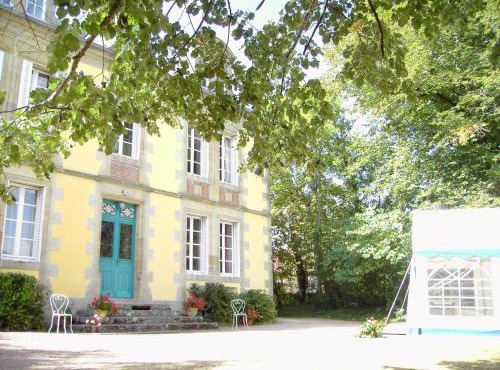 Maison de maître XIXe s. avec piscine et jardin - FR-1-489-504