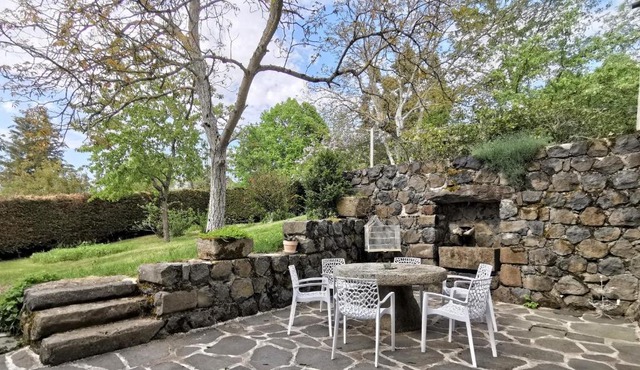 Maison en pierre au calme, St Julien Chapteuil - FR-1-582-326