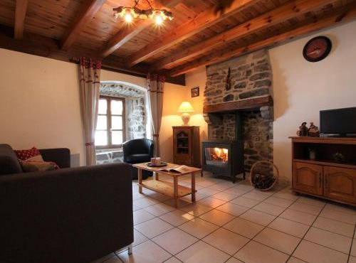 Maison en pierres avec terrain près du Massif du Mézenc, idéale pour un séjour nature en famille - FR-1-582-267