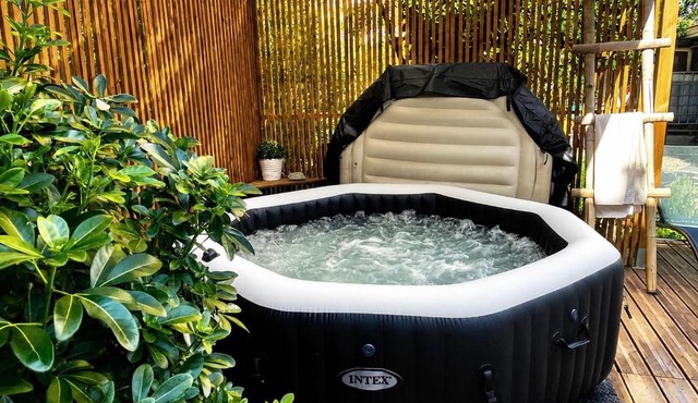 Maison esprit guinguette - Jacuzzi- Parking privé