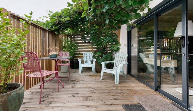 Maison “Gîte Mimosas” with Terrace and Wi-Fi