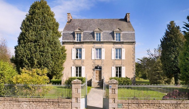 Maison Meneac - Four Bedroom Villa, Sleeps 8
