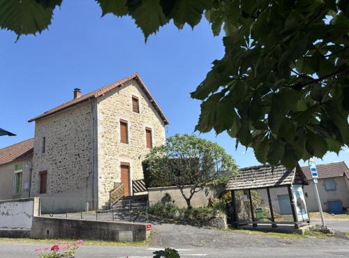Maison moderne à La Chabanne avec jardin et animaux admis - FR-1-489-341