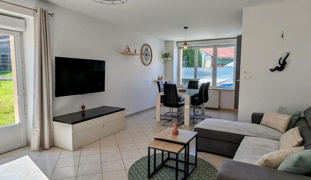 Maison plain pied avec jardin clos à Longchamps - FR-1-585-137