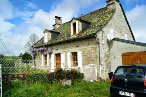 Maison spacieuse a Menet avec vue sur lac et montagne