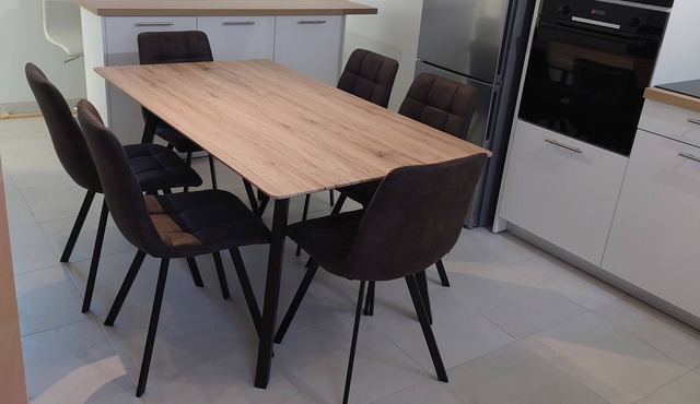 Make yourself at home! Quiet, functional accommodation, sports and games area.