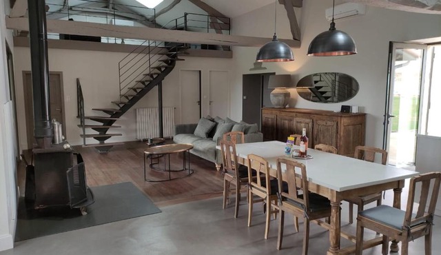 Marigné: Superb country house, swimming pool and hot tub