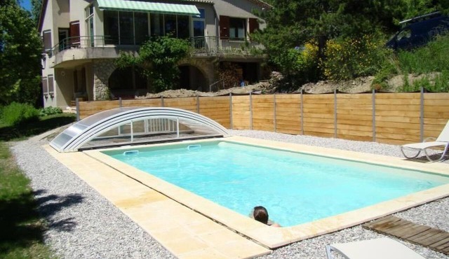 mit Gemeinschaftspool im Diois by Interhome