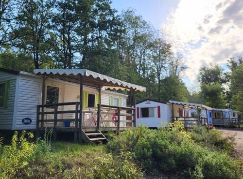 Mobil home cosy avec terrasse pour 4 personnes - API-1-52-266