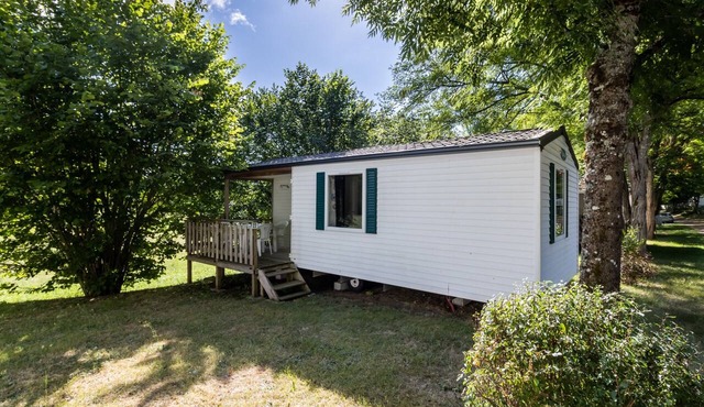 Mobile Home 'Du Soleil' with Shared Pool, Private Terrace and Wi-Fi