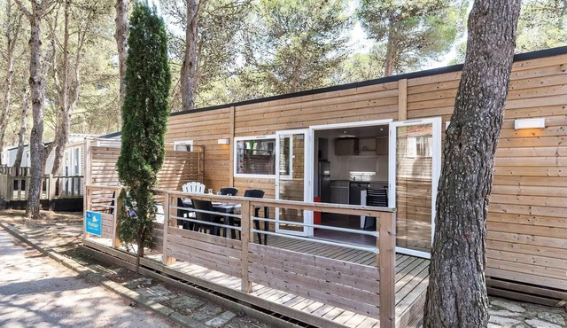 Mobile Home | Premium | 3 Bedrooms | 6 Guests | Uncovered Raised Deck | A/C