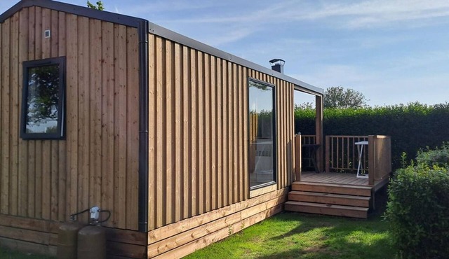 Mobile home with terrace for 4 people