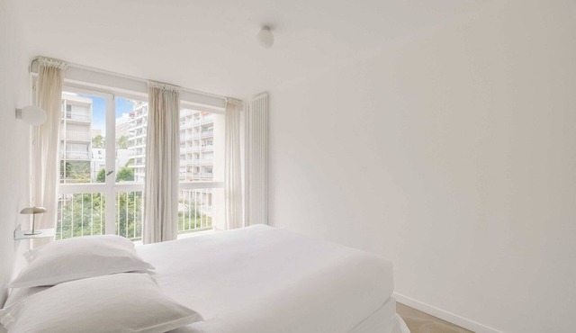 Modern 1BDR/2P flat with a balcony – Ménilmontant
