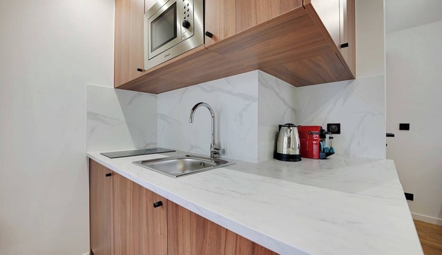 Modern Apt - 2BD/6P - near Paris