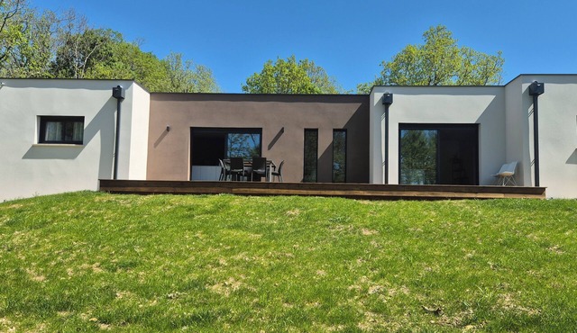 Modern house in the countryside - Peace, comfort and nature
