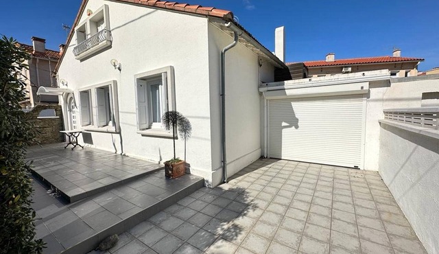 Modern villa with air conditioning and Wi-Fi, near beach for 6 people