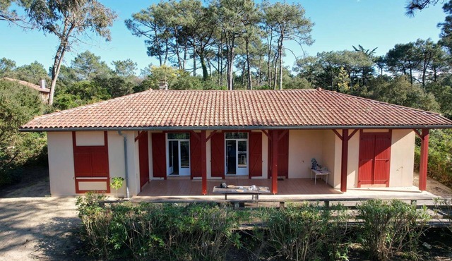 Moliets Plage, pleasant house under the pine trees