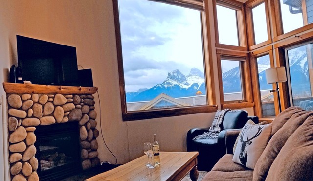 Mountain Views, Downtown Loft, Family Friendly, Walker's Paradise. in Canmore